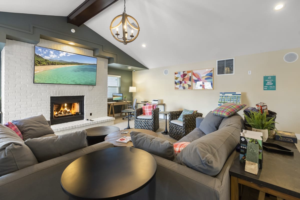 Photos and Video of Arbor Glen Apartments in East Lansing, MI